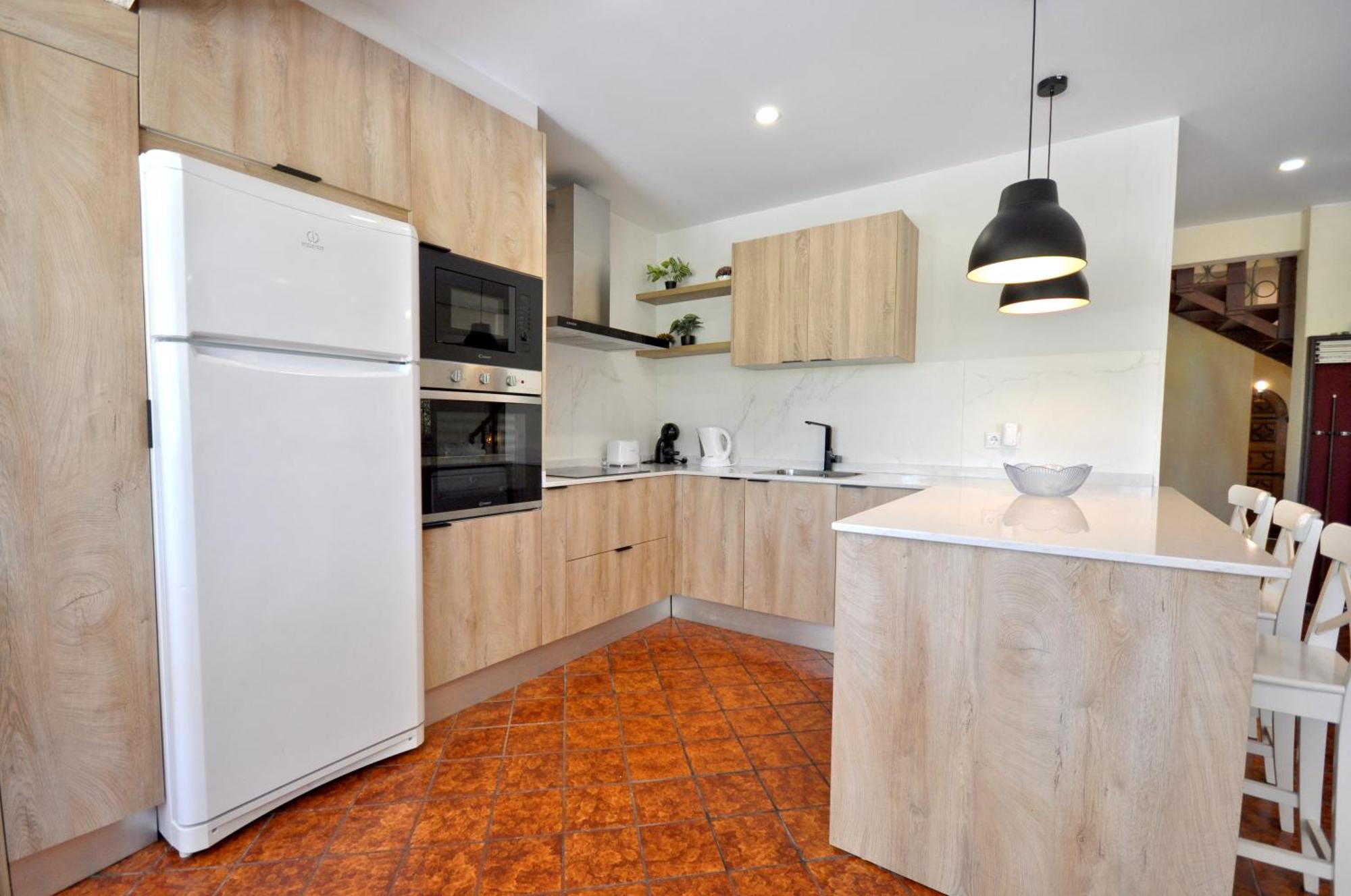 Walking Distance To The Centre - Snooker Table - Private Pool - 5 Bedrooms Quarteira Luaran gambar