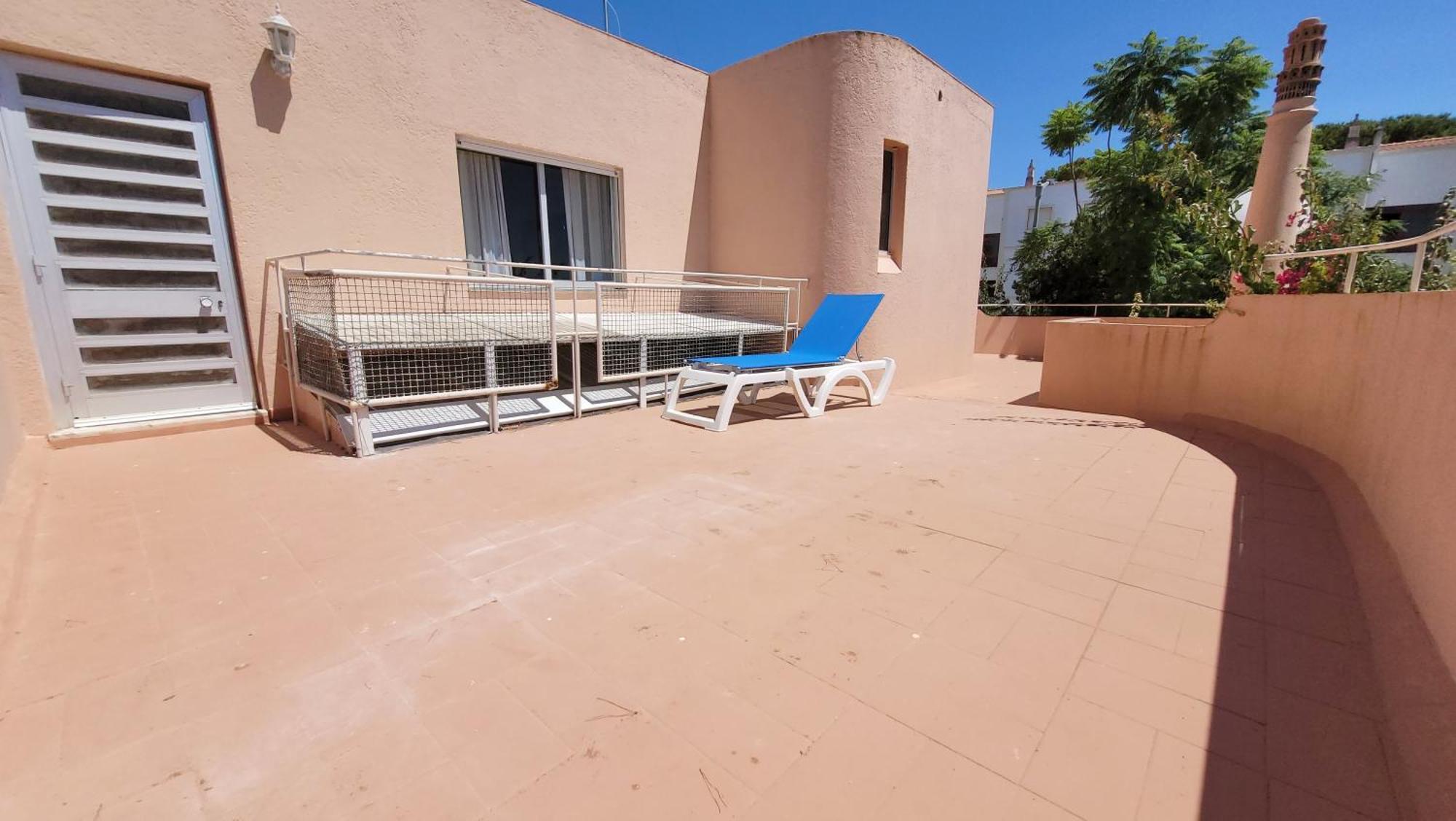 Walking Distance To The Centre - Snooker Table - Private Pool - 5 Bedrooms Quarteira Luaran gambar
