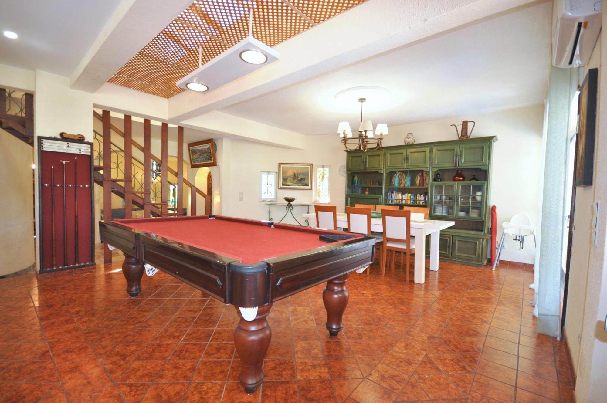 Walking Distance To The Centre - Snooker Table - Private Pool - 5 Bedrooms Quarteira Luaran gambar