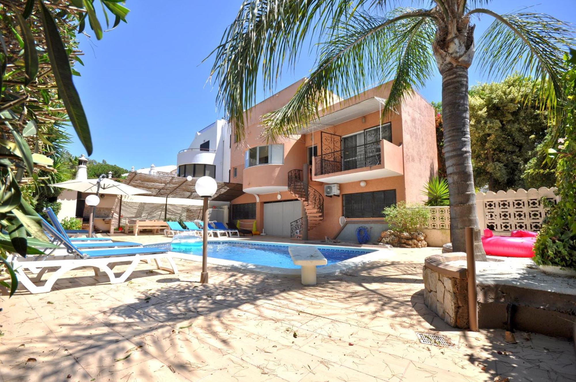 Walking Distance To The Centre - Snooker Table - Private Pool - 5 Bedrooms Quarteira Luaran gambar